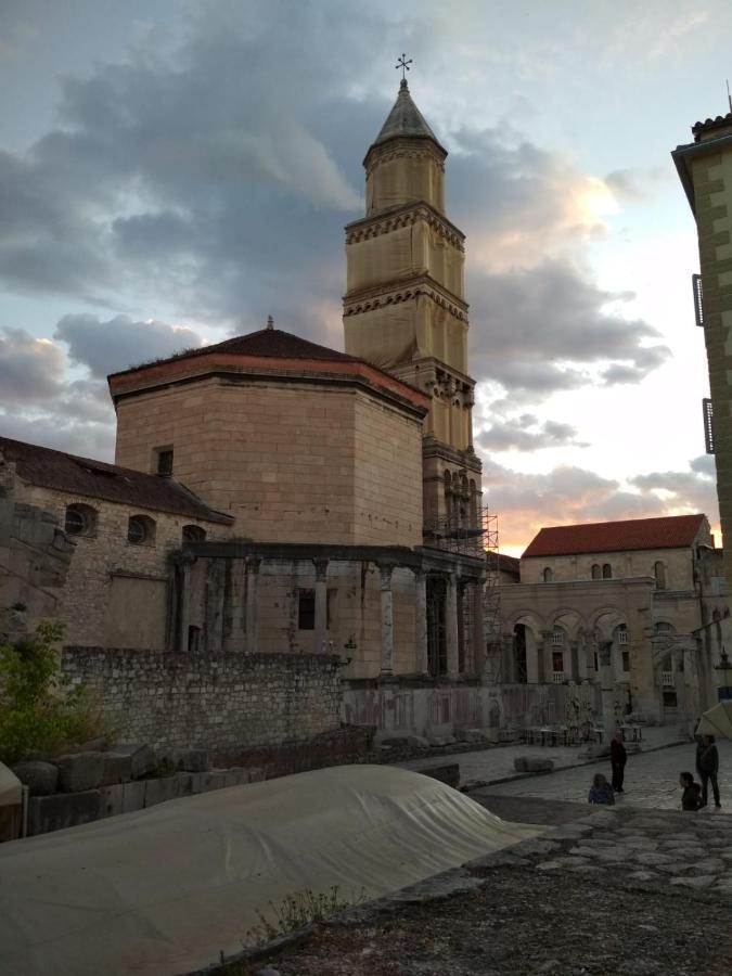 Studio Sfinga In The Heart Of Diocletian'S Palace Сплит Екстериор снимка